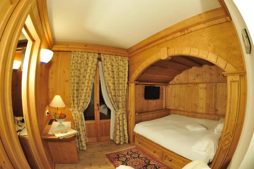 Hotel Baita Fiorita Santa Caterina Valfurva Habitación foto